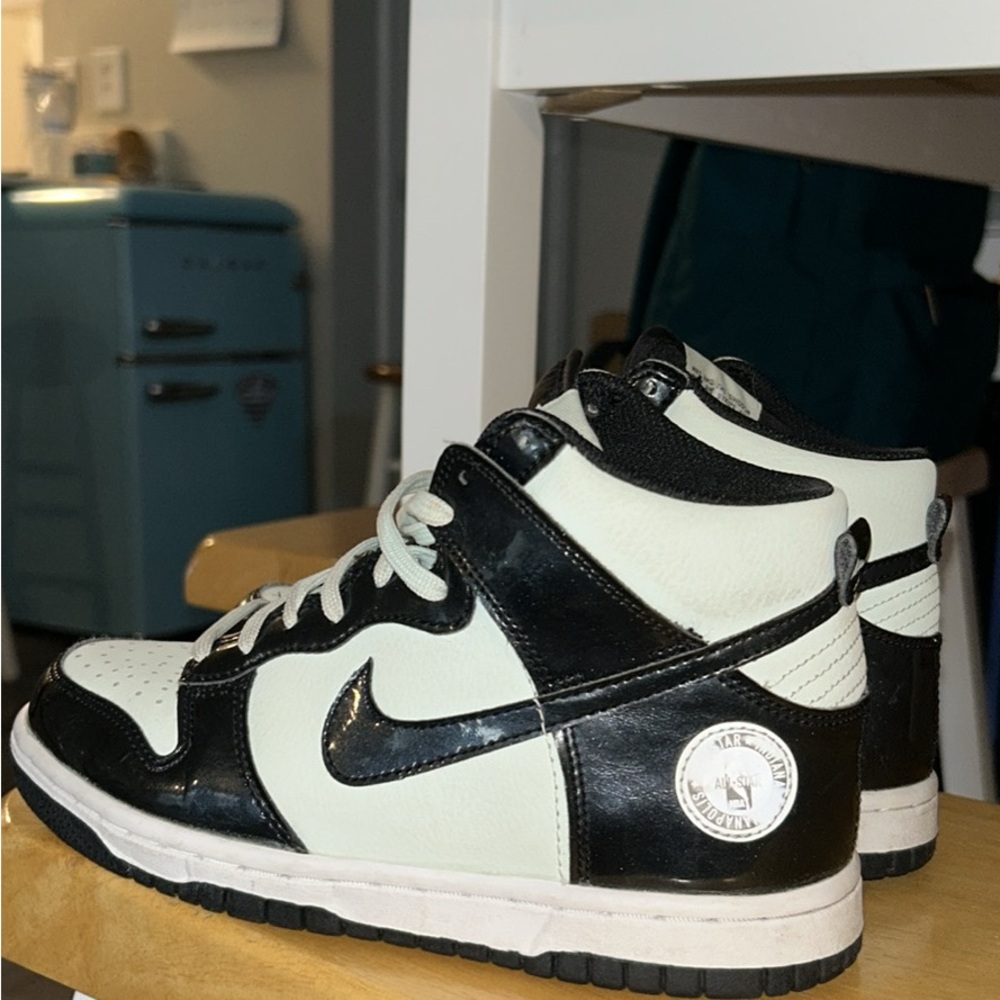 Nike Kids Black and White Sneakers